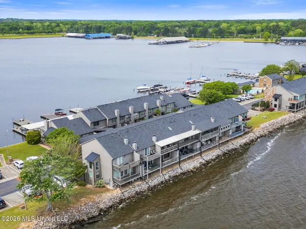 $365,000 | 62 Breakers Lane, Ridgeland, MS 39157