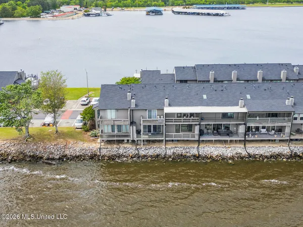 $365,000 | 62 Breakers Lane, Ridgeland, MS 39157