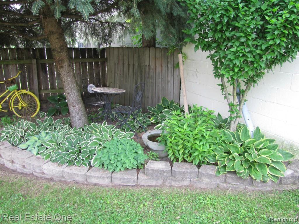 193 Mohawk Road Pontiac, MI 48341 - Photo 17 of 19 Gallery Image 17