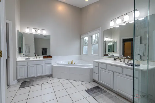 $890,000 | 1800 Darnell Street, Libertyville, IL 60048
