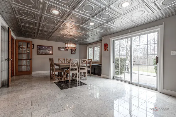 $890,000 | 1800 Darnell Street, Libertyville, IL 60048