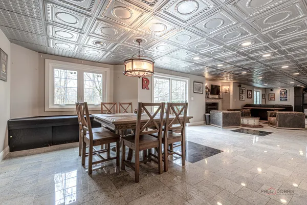 $890,000 | 1800 Darnell Street, Libertyville, IL 60048