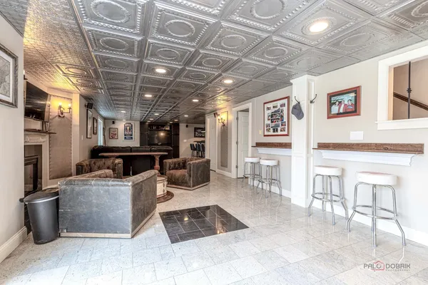 $890,000 | 1800 Darnell Street, Libertyville, IL 60048