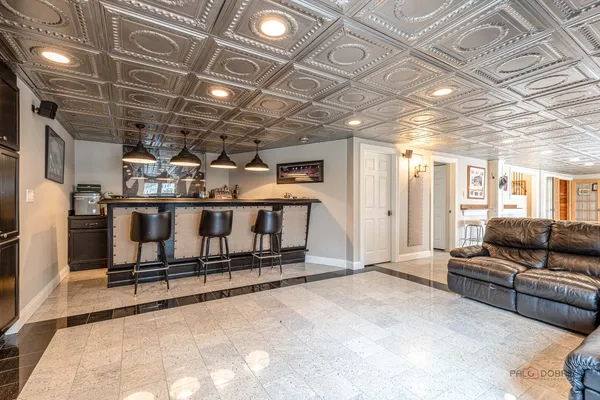 $890,000 | 1800 Darnell Street, Libertyville, IL 60048
