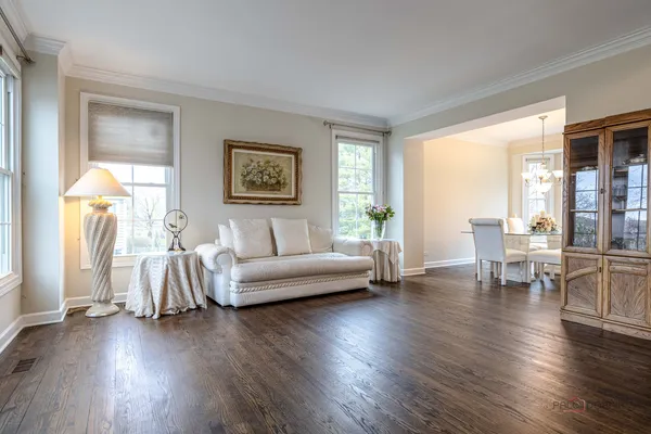 $890,000 | 1800 Darnell Street, Libertyville, IL 60048