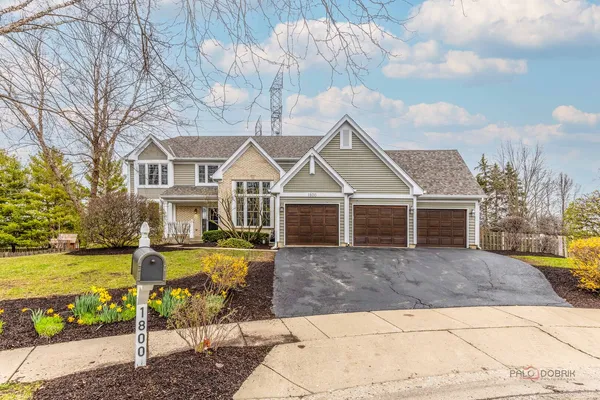 $890,000 | 1800 Darnell Street, Libertyville, IL 60048