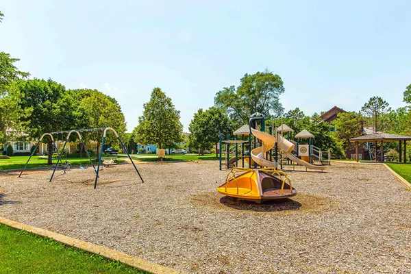 $890,000 | 1800 Darnell Street, Libertyville, IL 60048