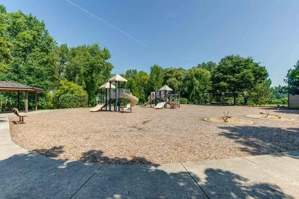 $890,000 | 1800 Darnell Street, Libertyville, IL 60048