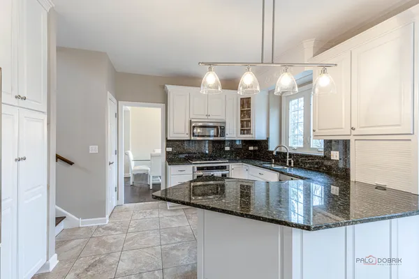 $890,000 | 1800 Darnell Street, Libertyville, IL 60048