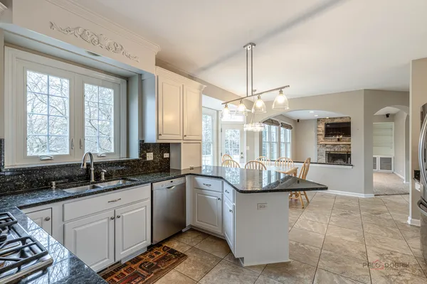 $890,000 | 1800 Darnell Street, Libertyville, IL 60048