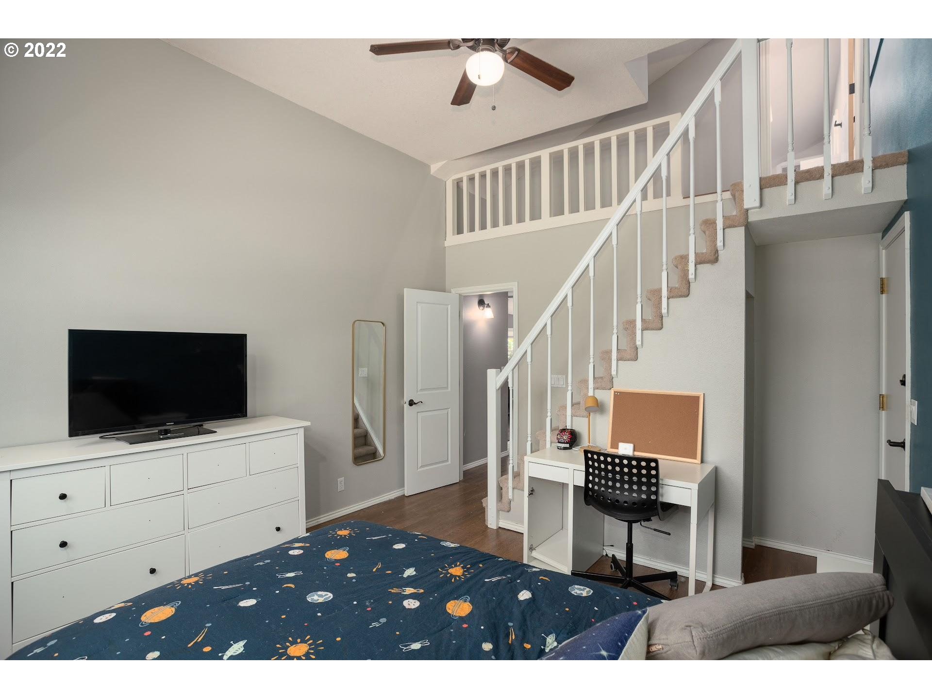 6560 Southwest Alfred Street Portland, OR 97223 - Photo 20 of 28 Bedroom