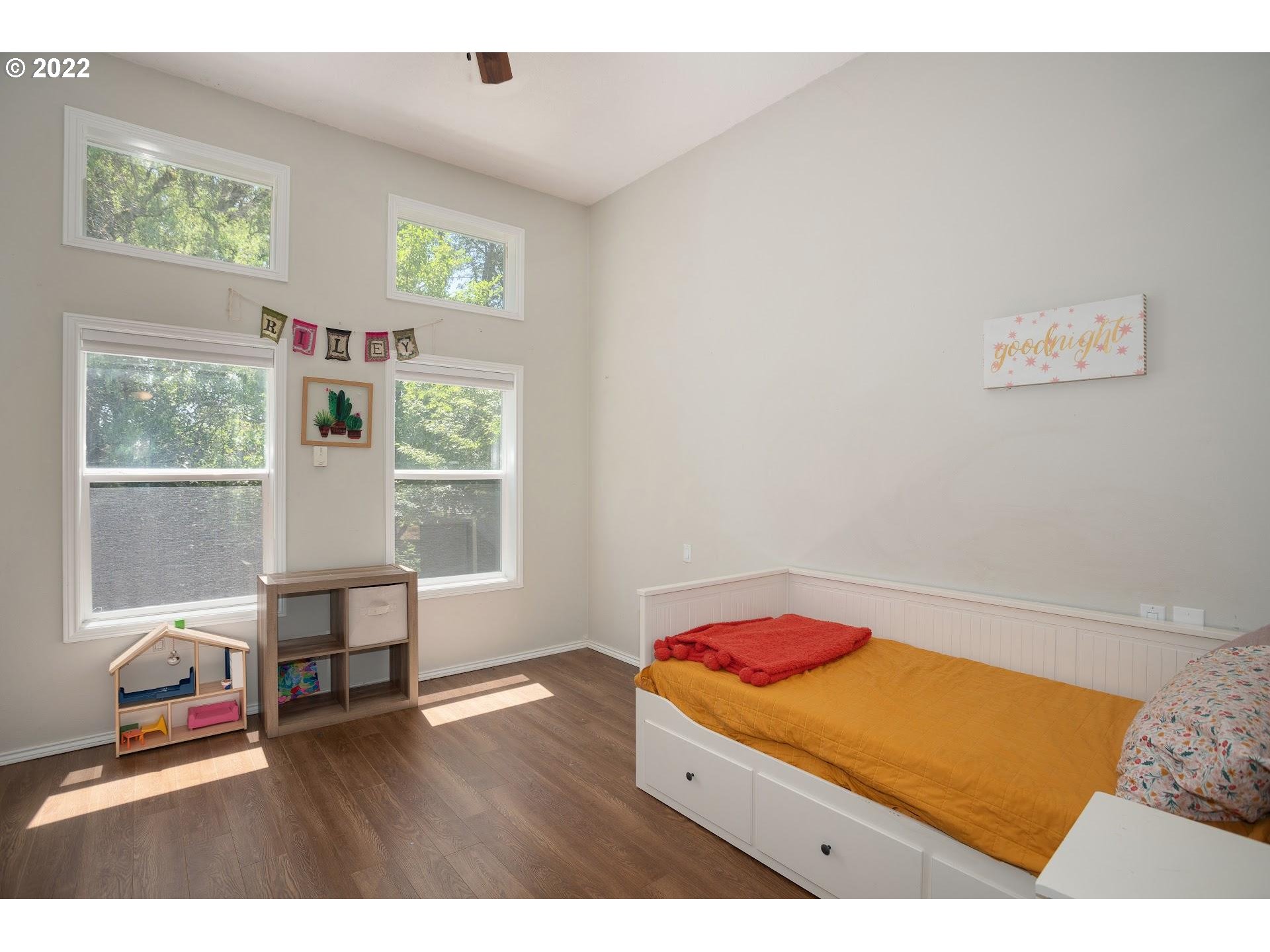 6560 Southwest Alfred Street Portland, OR 97223 - Photo 22 of 28 Bedroom