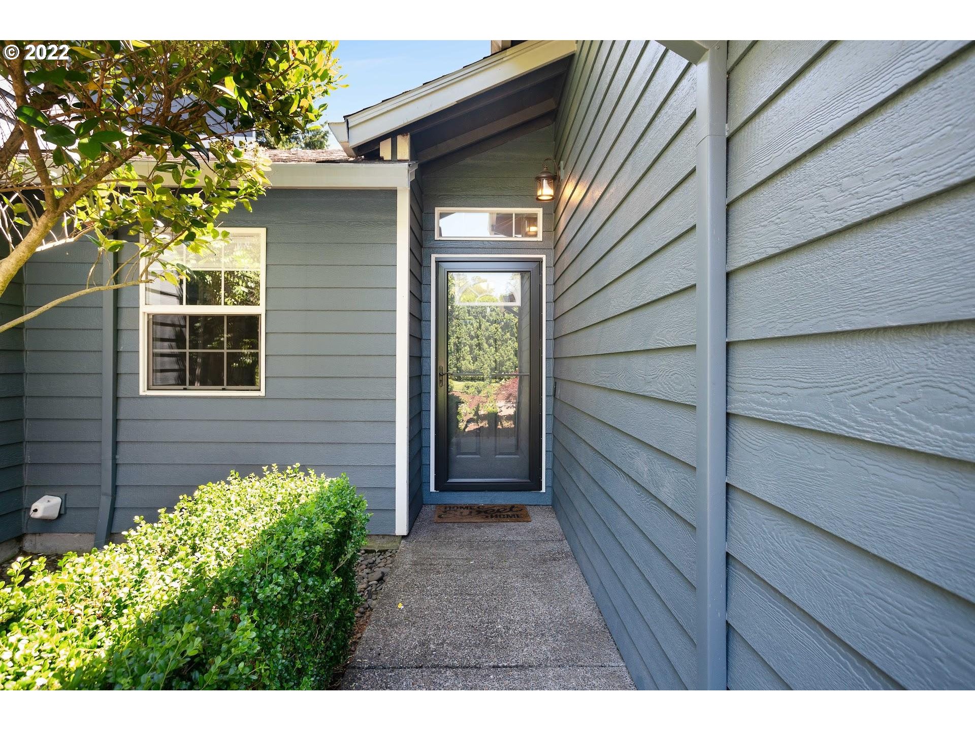6560 Southwest Alfred Street Portland, OR 97223 - Photo 3 of 28 Entrance/Foyer