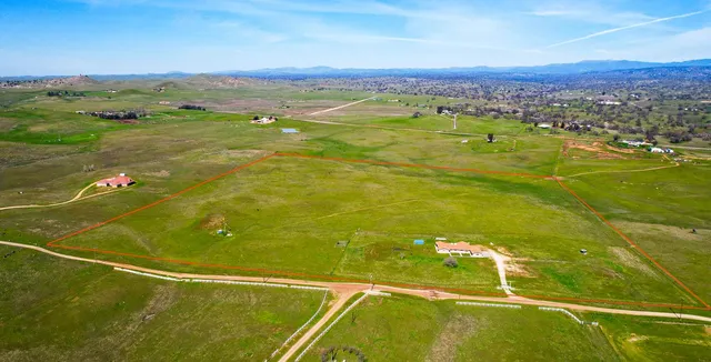 $779,000 | 35099 Heiskell Drive, Raymond, CA 93653