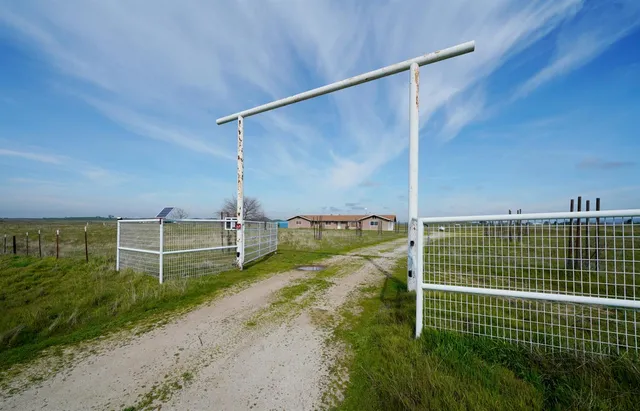 $779,000 | 35099 Heiskell Drive, Raymond, CA 93653