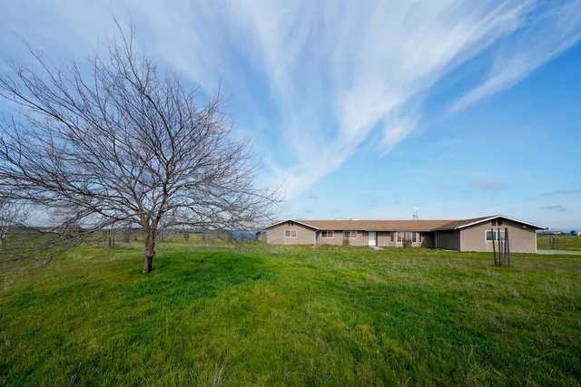 $779,000 | 35099 Heiskell Drive, Raymond, CA 93653