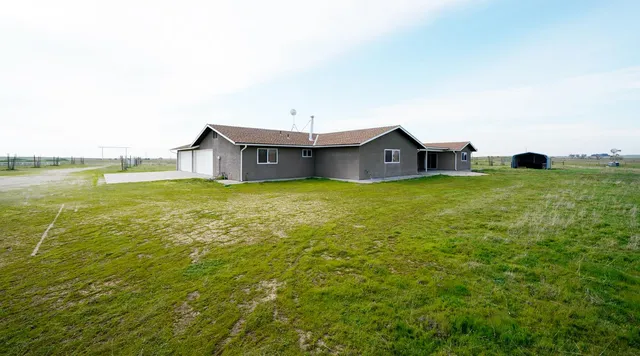 $779,000 | 35099 Heiskell Drive, Raymond, CA 93653