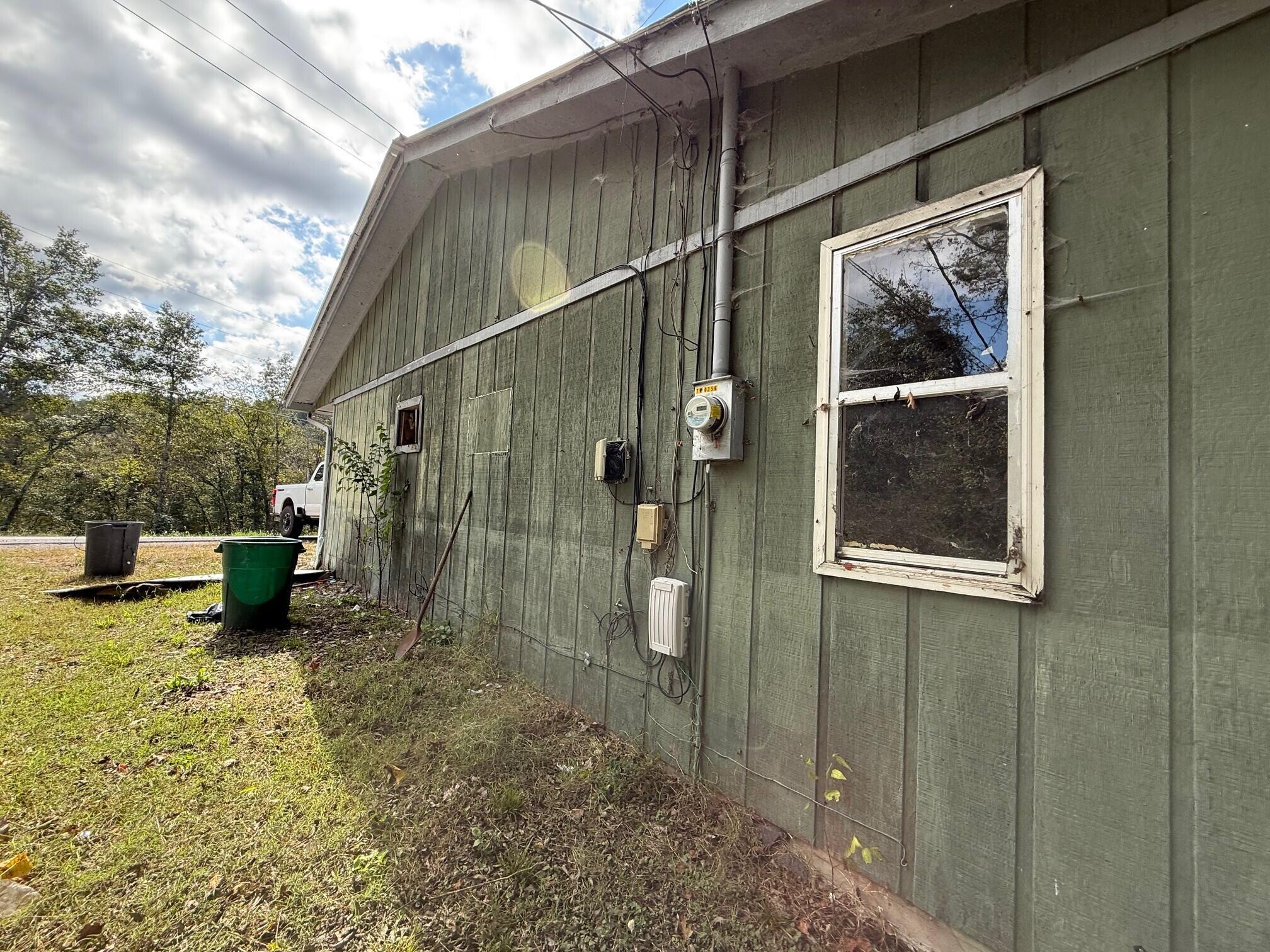 3795 Griffith Highway Jasper, TN 37347 - Photo 8 of 18 10