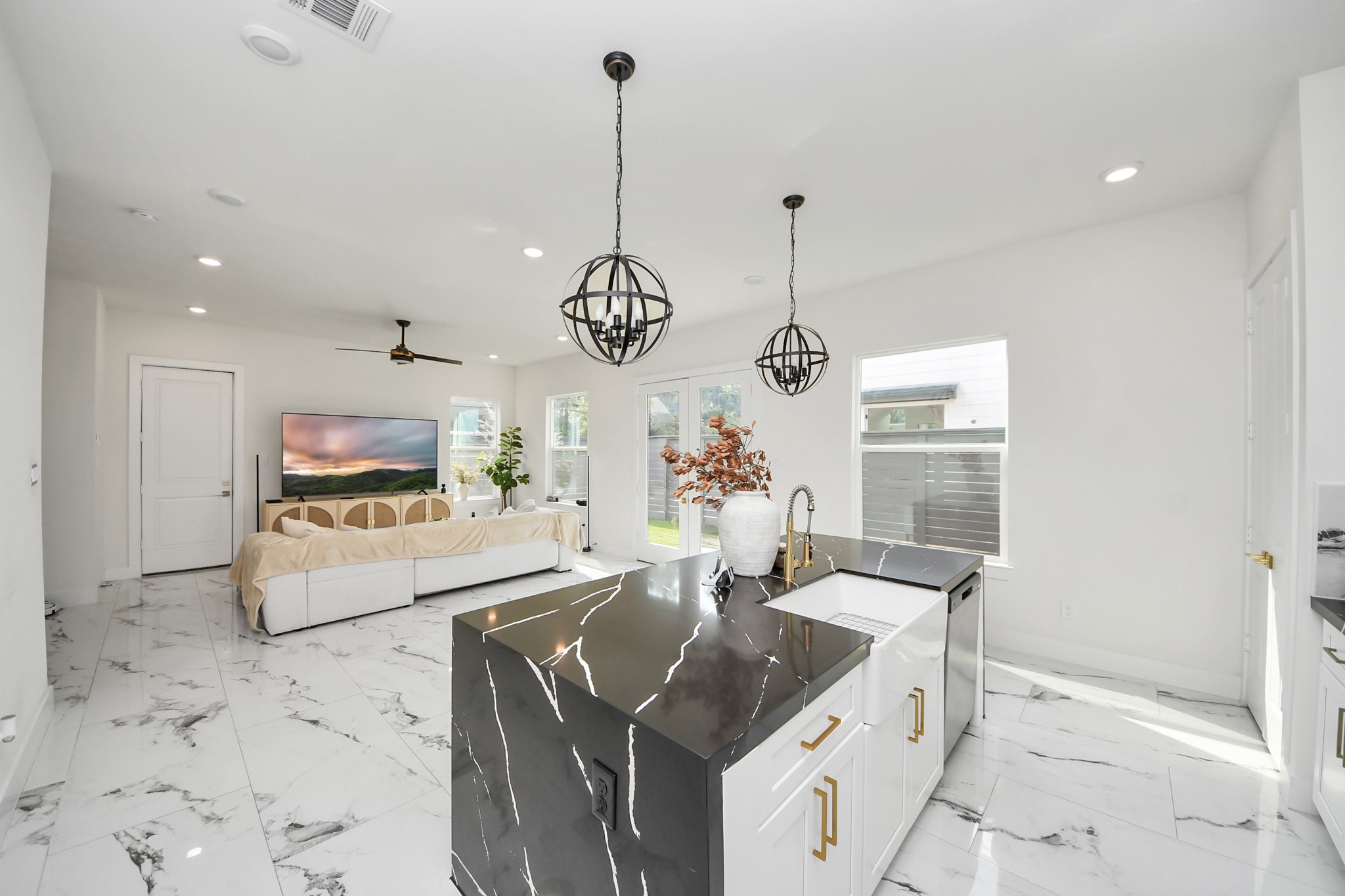 6549 Sealey Street Houston, TX 77091 - Photo 11 of 40 a living room with furniture and a window