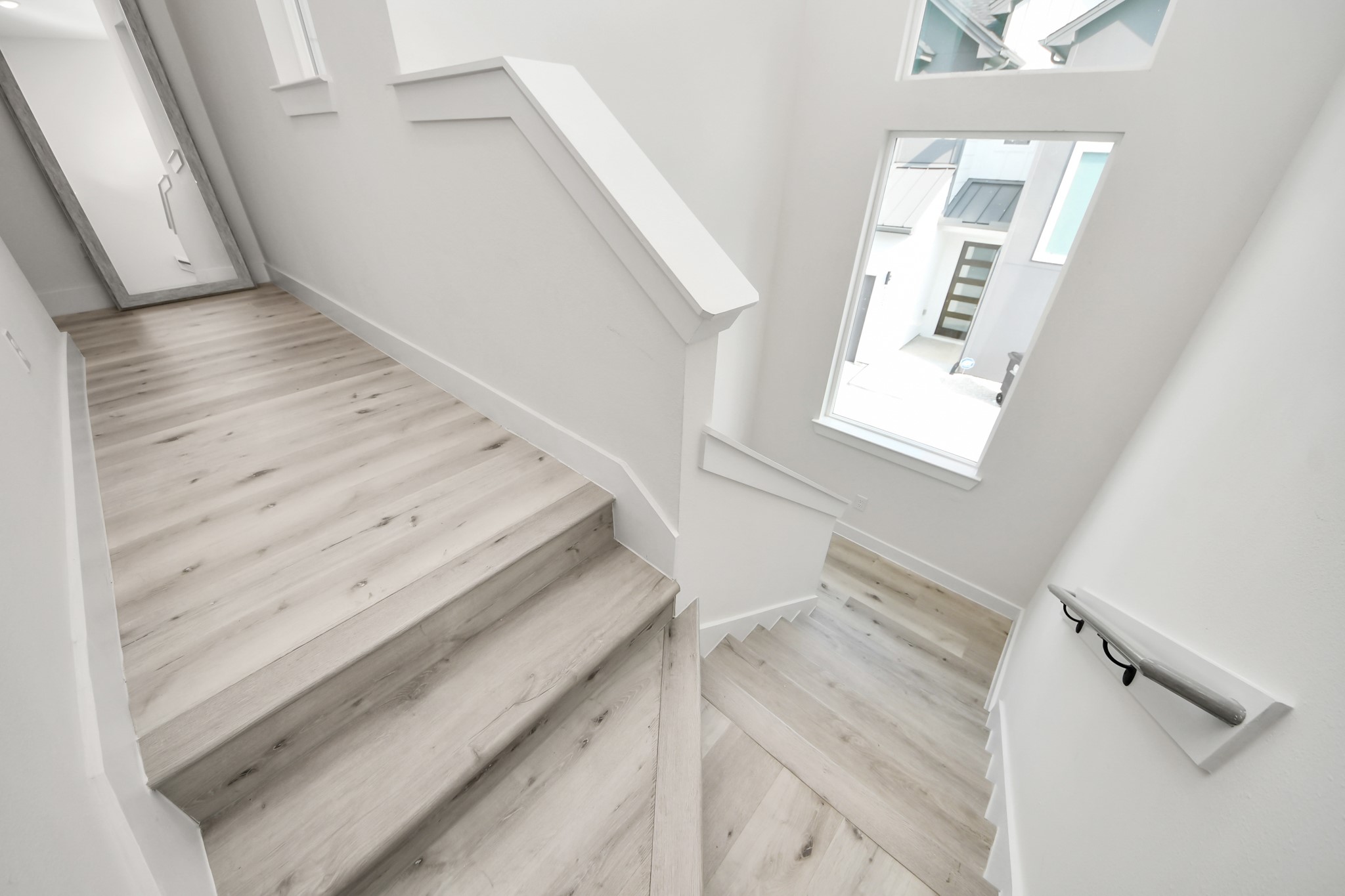 6549 Sealey Street Houston, TX 77091 - Photo 16 of 40 a view of a living room