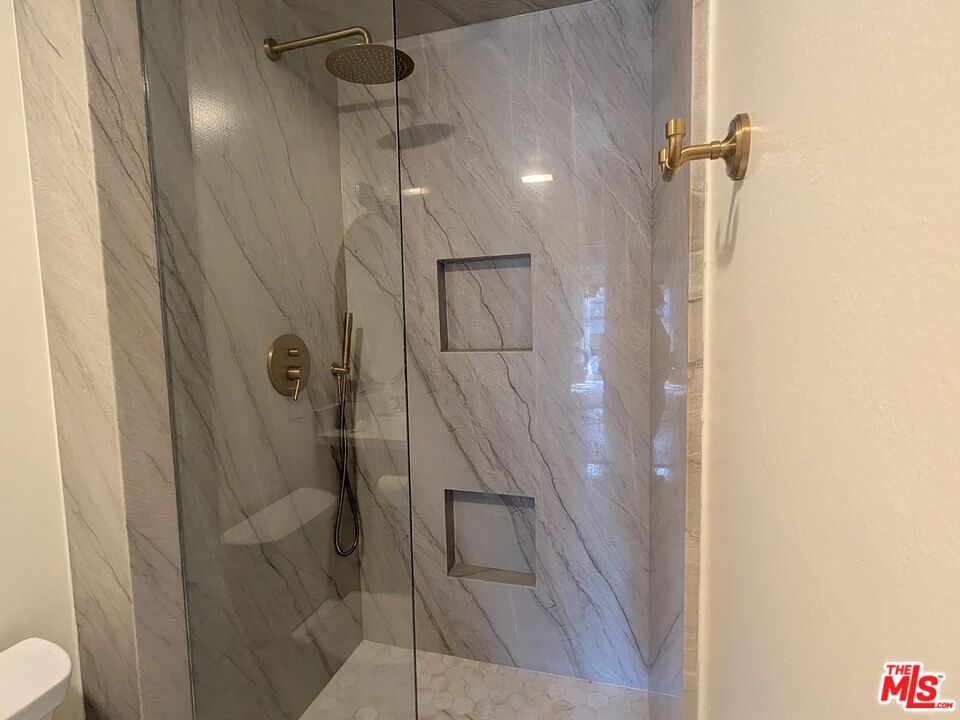 7765 West 91st Street, Unit F Playa del Rey, CA 90293 - Photo 13 of 21