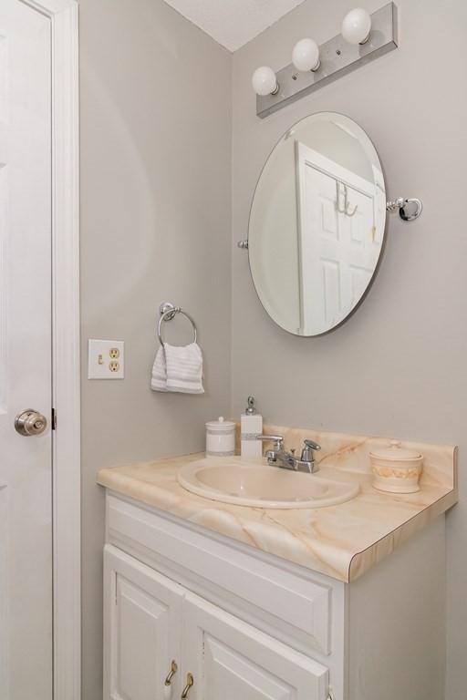 166 Village Post Road, Unit 166 Danvers, MA 01923 - Photo 15 of 24 Gallery Image 15