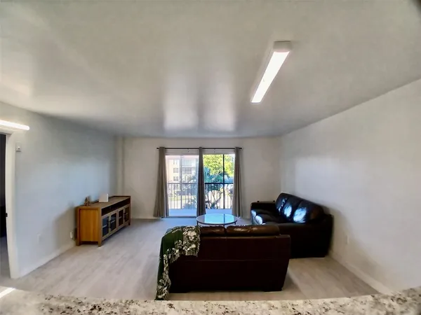 $1,790 | 4164 Inverrary Drive, Unit 311, Lauderhill, FL 33319