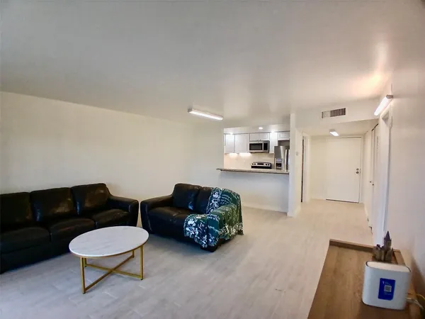 $1,790 | 4164 Inverrary Drive, Unit 311, Lauderhill, FL 33319