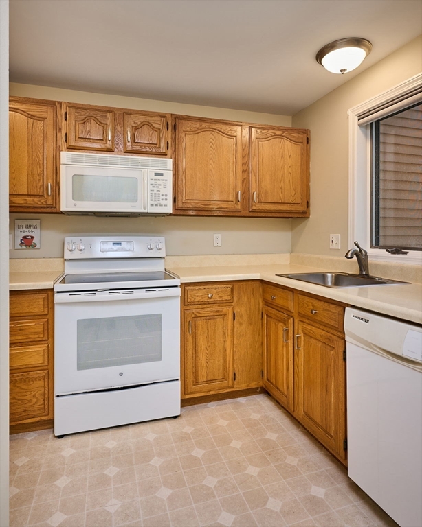 575 Bridge Road, Unit 134 Northampton, MA 01062 - Photo 8 of 35