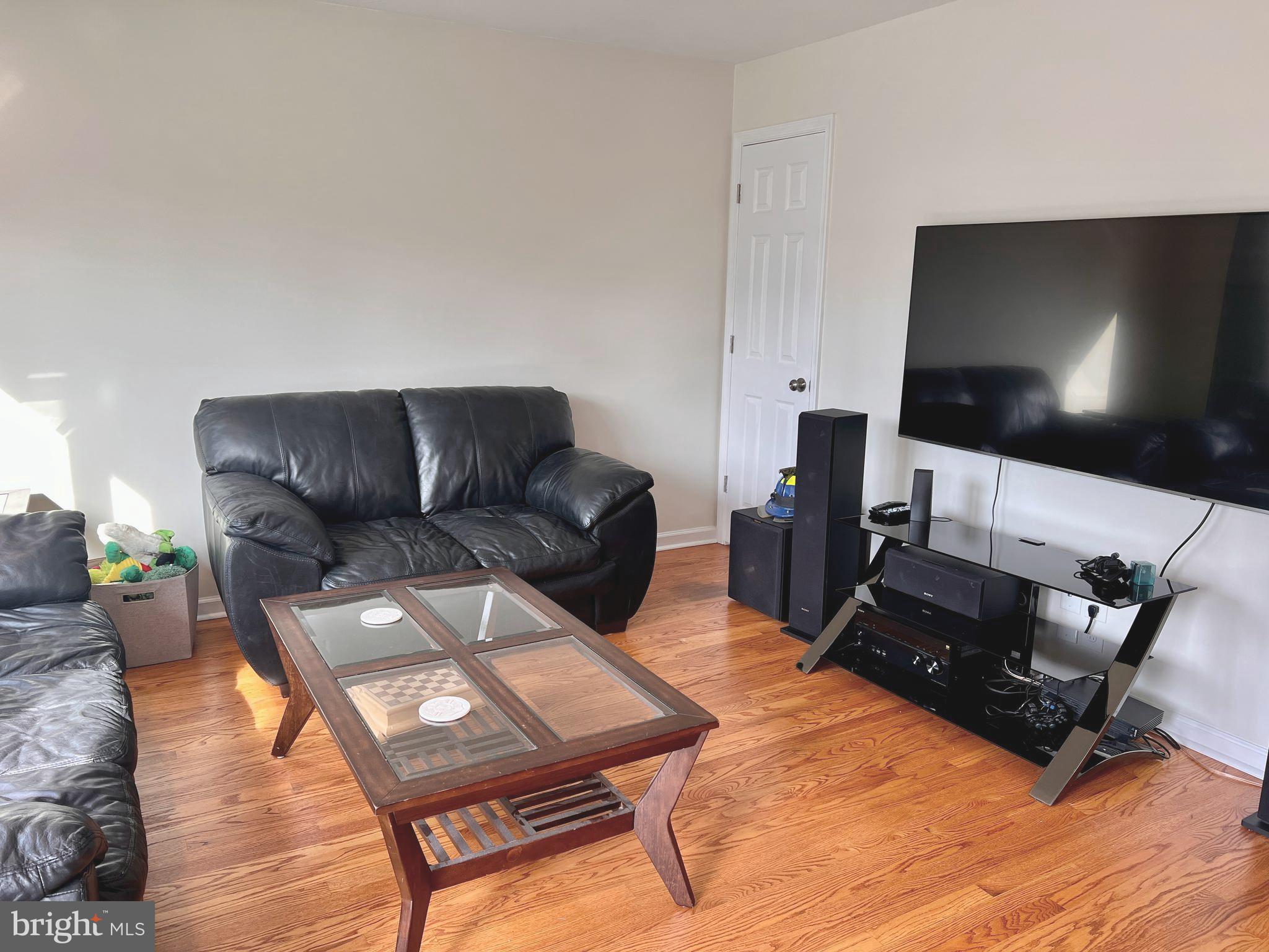8063 Woodhaven Road Rosedale, MD 21237 - Photo 3 of 28