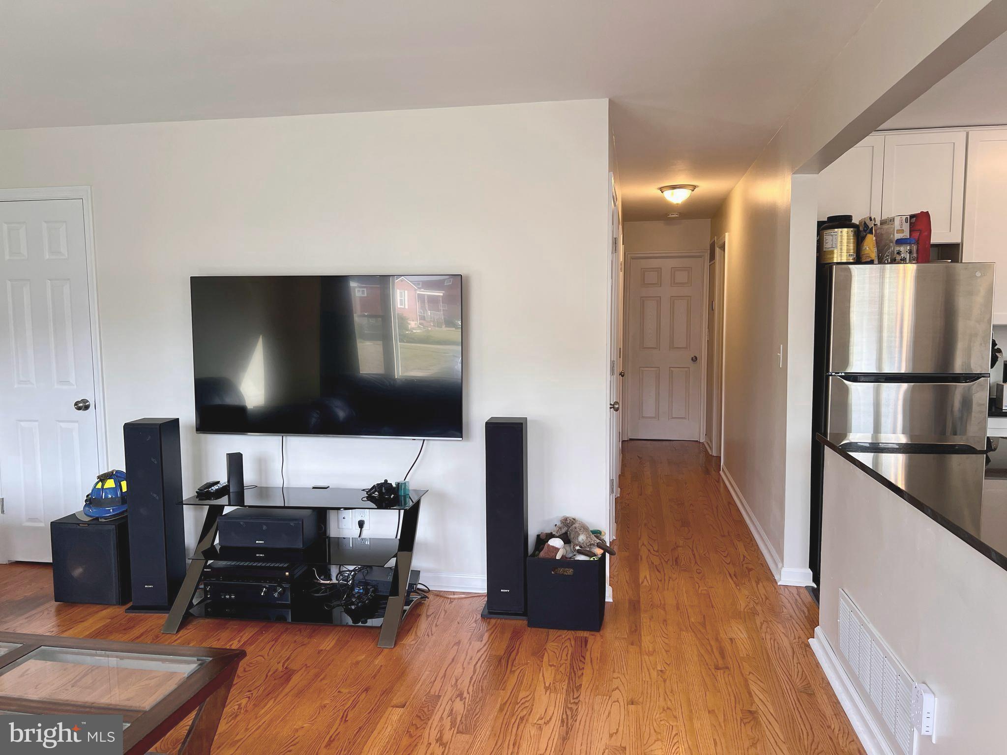 8063 Woodhaven Road Rosedale, MD 21237 - Photo 4 of 28