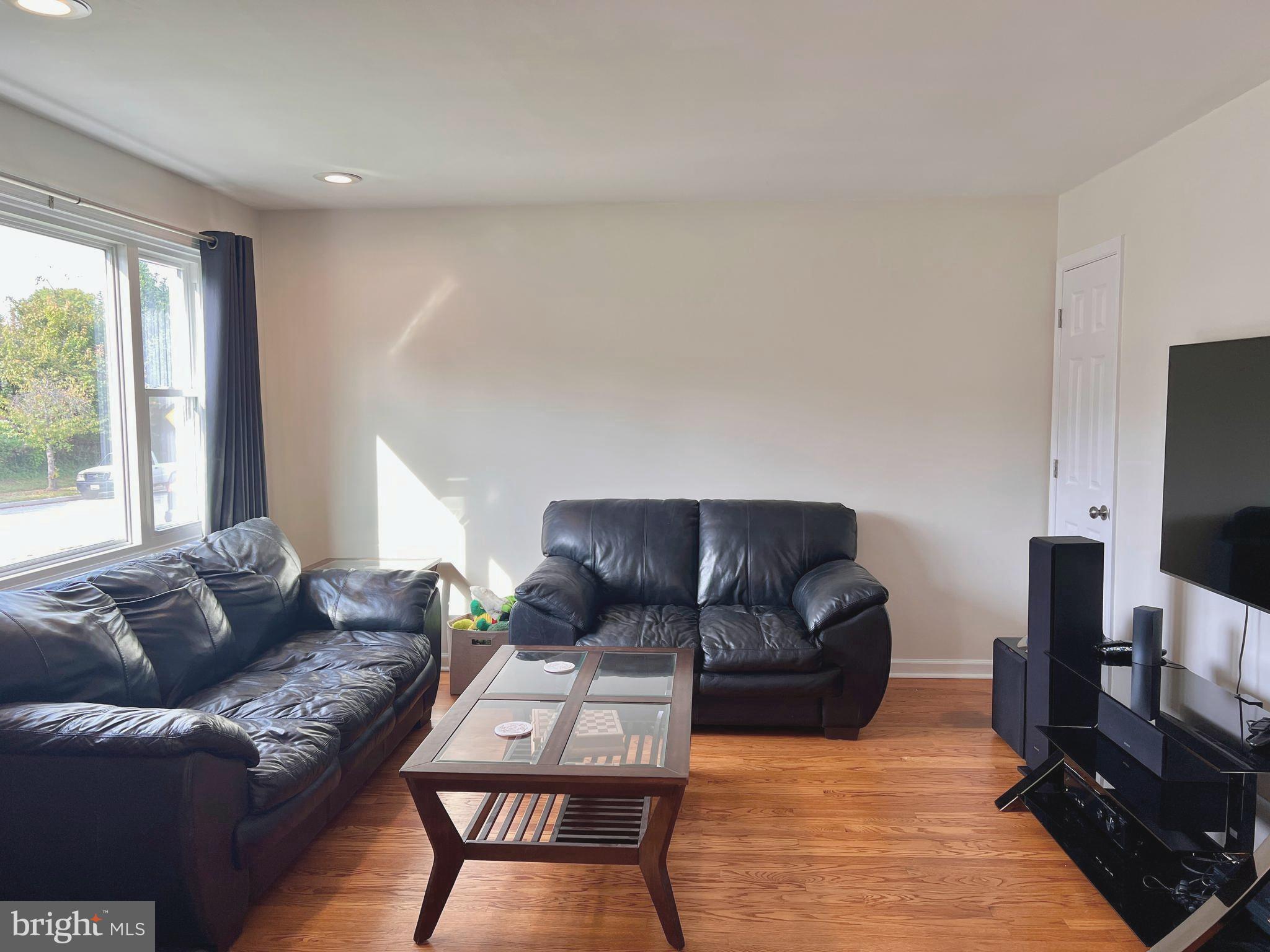 8063 Woodhaven Road Rosedale, MD 21237 - Photo 5 of 28