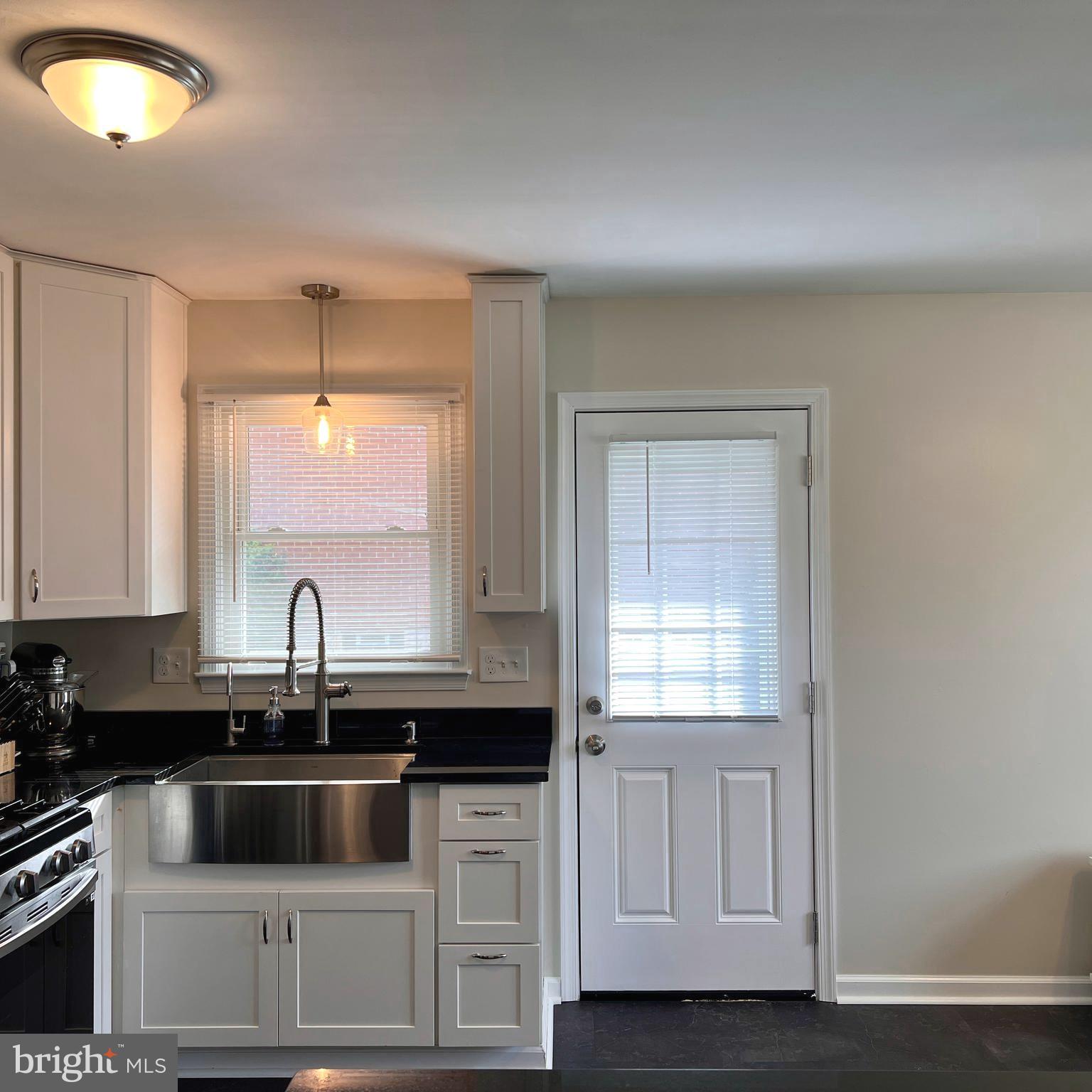 8063 Woodhaven Road Rosedale, MD 21237 - Photo 9 of 28