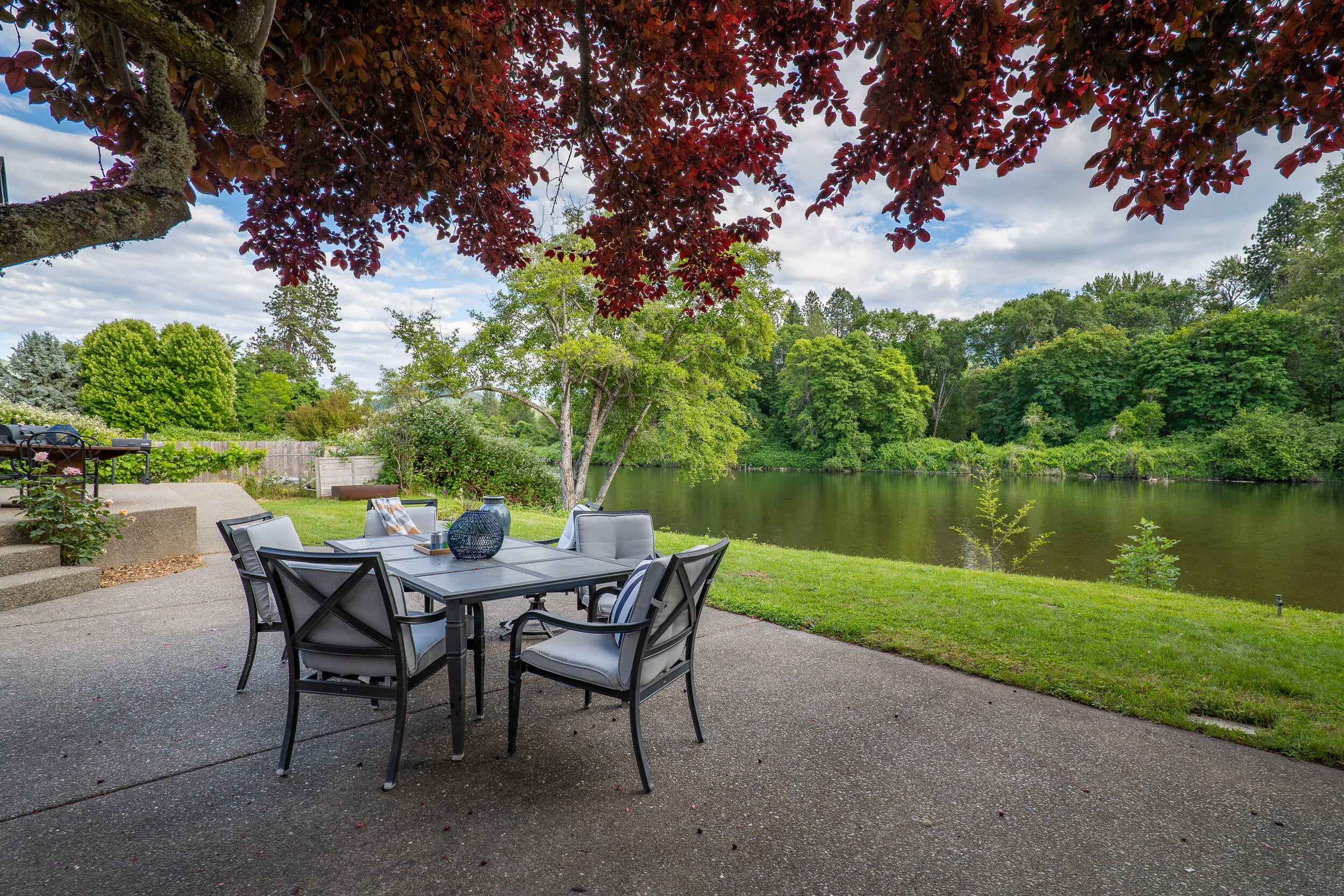 8442 New Hope Road Grants Pass, OR 97527 - Photo 43 of 84 Riverfront Back Patio