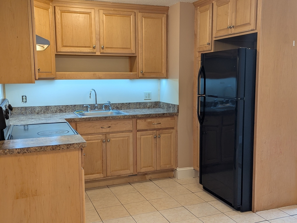 67 F Nicholas Road, Unit F Framingham, MA 01701 - Photo 3 of 12