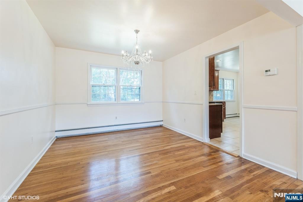 275 Taft Court Paramus, NJ 07652 - Photo 13 of 40