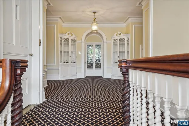 a view of entryway with a front door