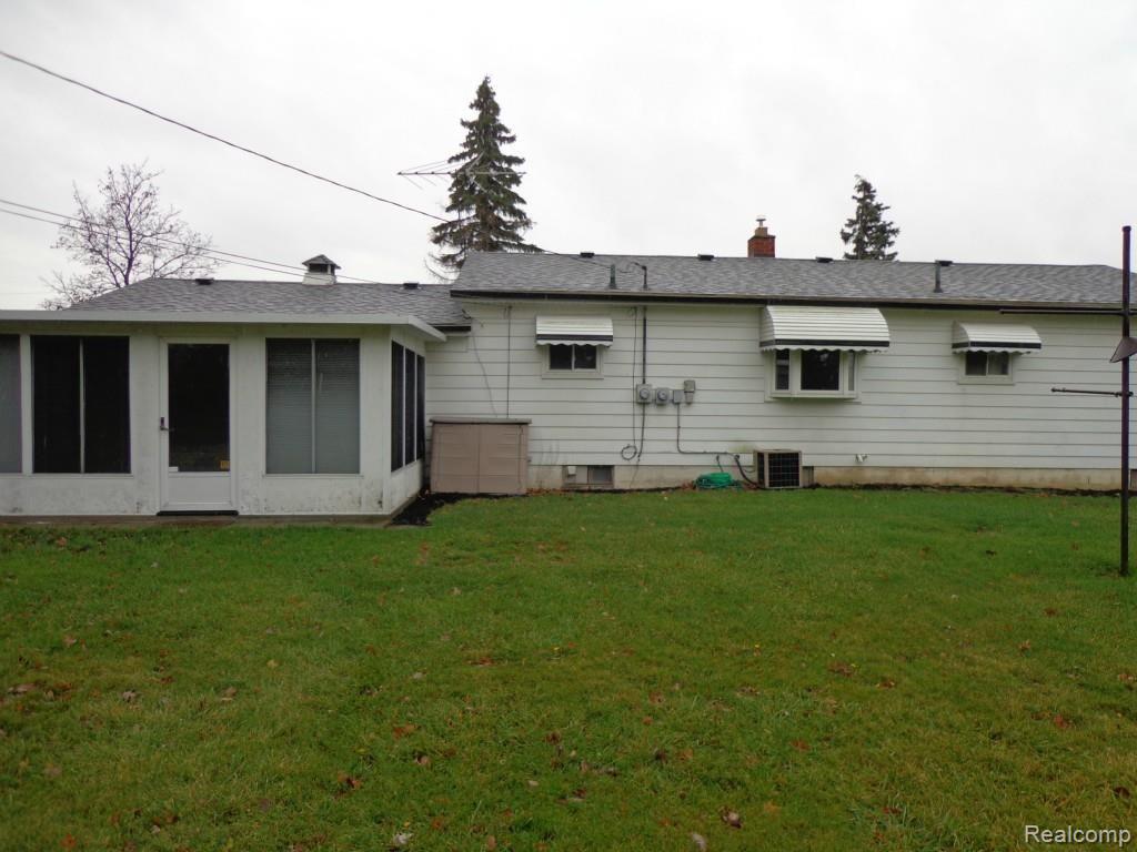 17403 Faulman Road Clinton Township, MI 48035 - Photo 26 of 30 17403 Faulman 045.jpg