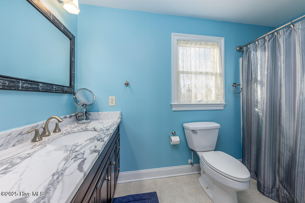 180 Taylor Road Marshallberg, NC 28553 - Photo 8 of 35 Master Bath