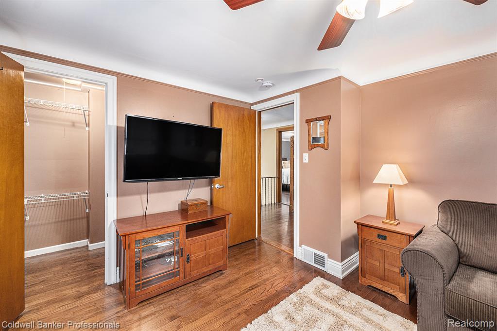 1358 Harvard Road Grosse Pointe Park, MI 48230 - Photo 29 of 52