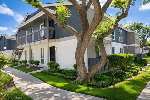 $419,000 | 2849 South Fairview Street, Unit C, Santa Ana, CA 92704