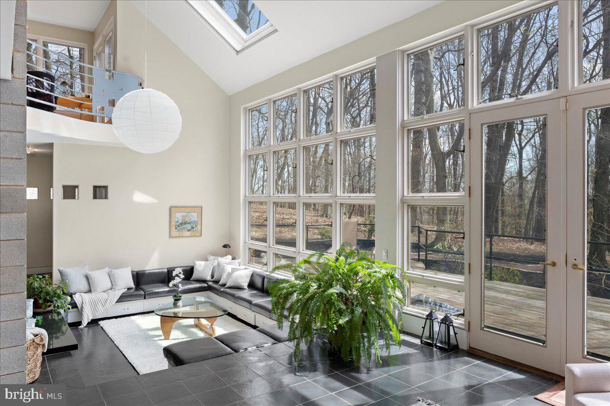 2905 Ash Mill Road Doylestown, PA 18902 - Photo 13 of 57 Living Room