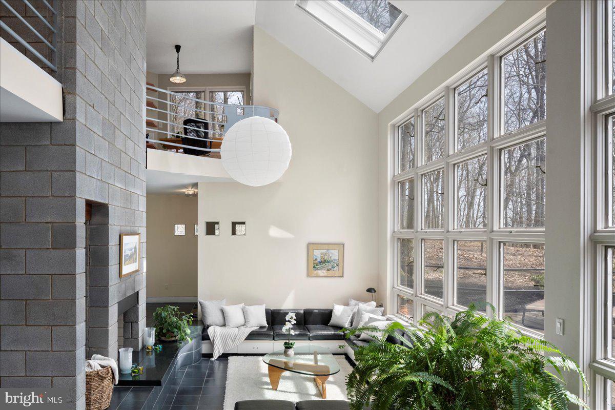 2905 Ash Mill Road Doylestown, PA 18902 - Photo 15 of 57 Living Room