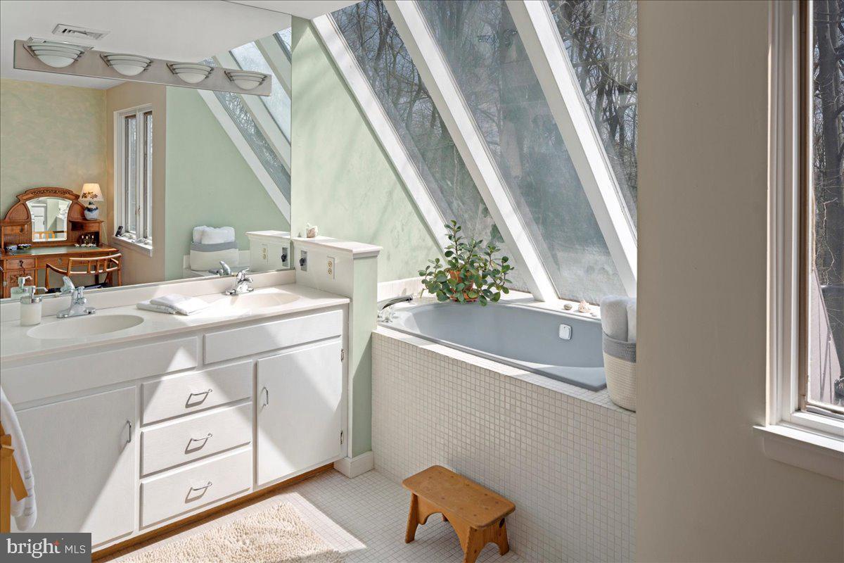 2905 Ash Mill Road Doylestown, PA 18902 - Photo 41 of 57 3rd Level Primary Full Bath and soaking tub