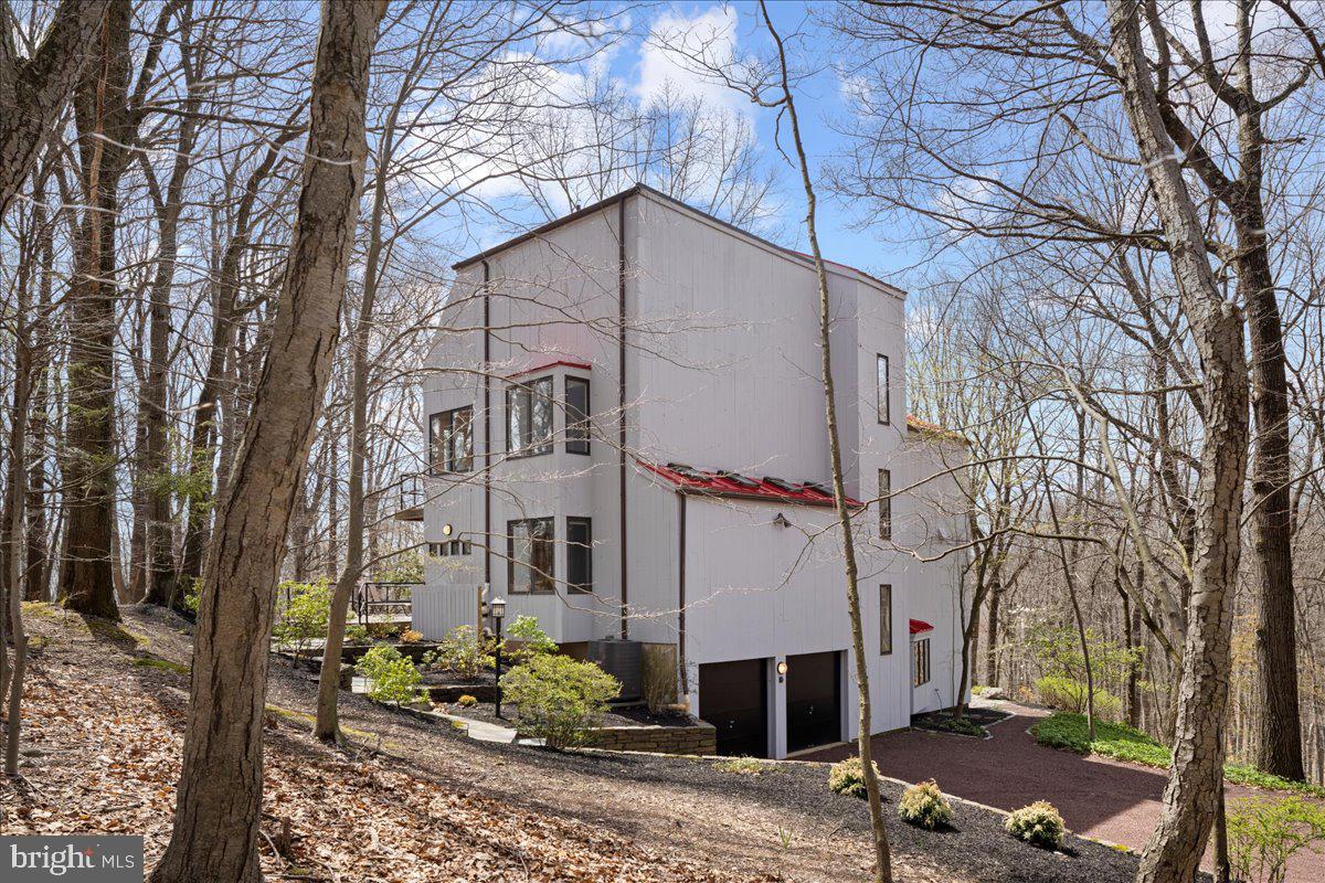 2905 Ash Mill Road Doylestown, PA 18902 - Photo 9 of 57 Exterior Garage Side