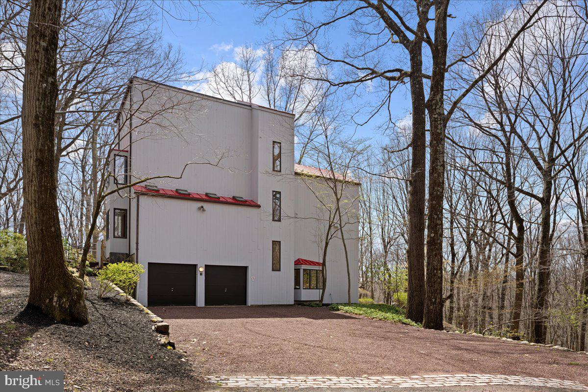 2905 Ash Mill Road Doylestown, PA 18902 - Photo 10 of 57 2 Car Garage