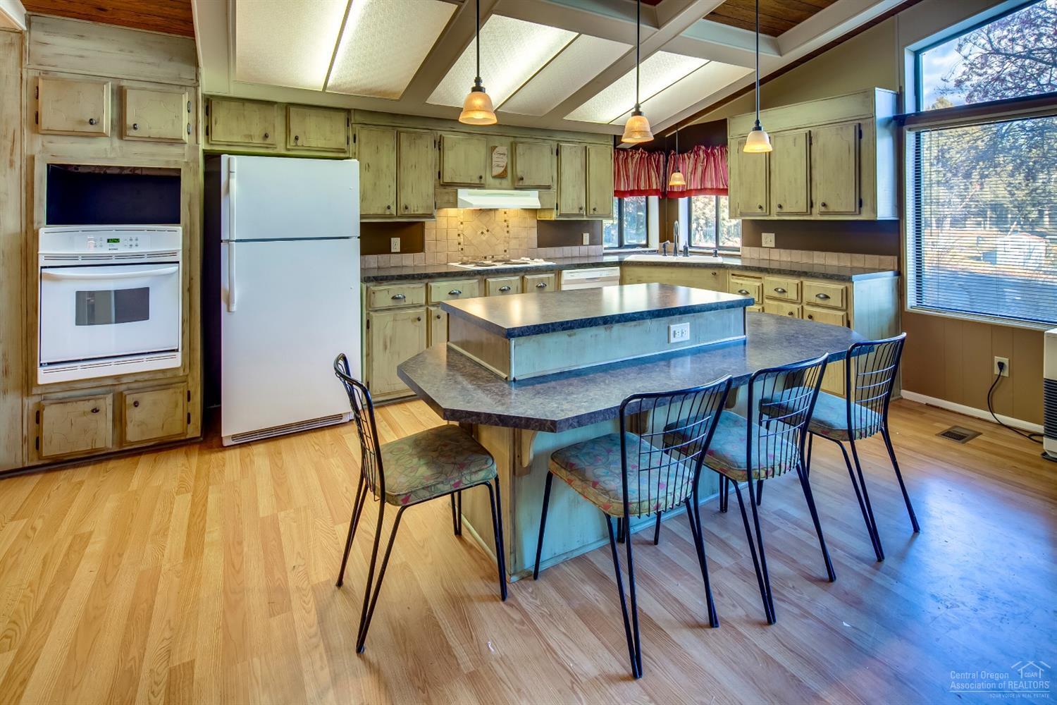 63420 Hamehook Road Bend, OR 97701 - Photo 11 of 25 Additional Photo