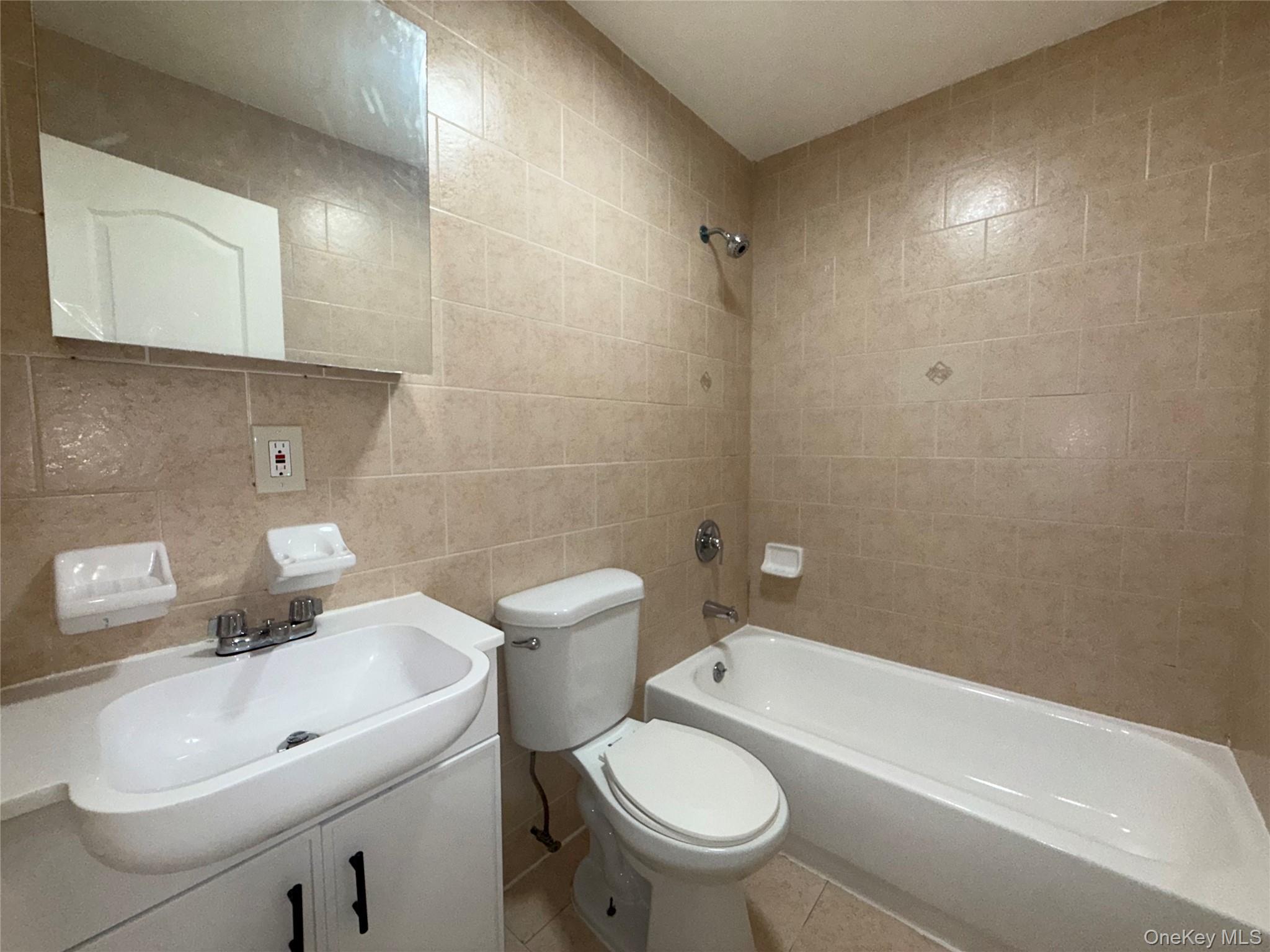 189-26 113th Road, Unit 1 Queens, NY 11412 - Photo 18 of 30 Hall Bathroom