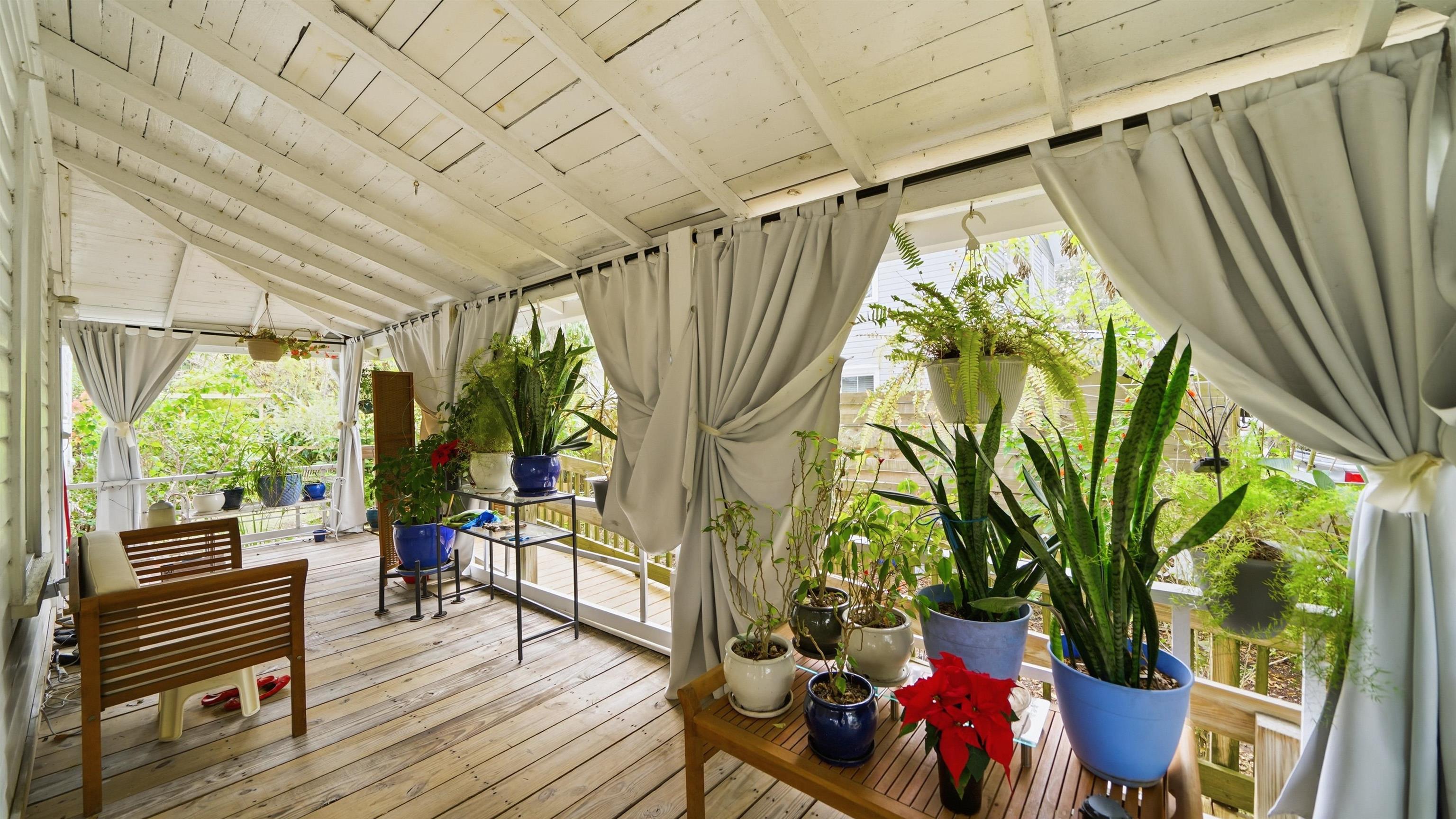 15 Davis Street St. Augustine, FL 32084 - Photo 28 of 48 a living room filled with furniture