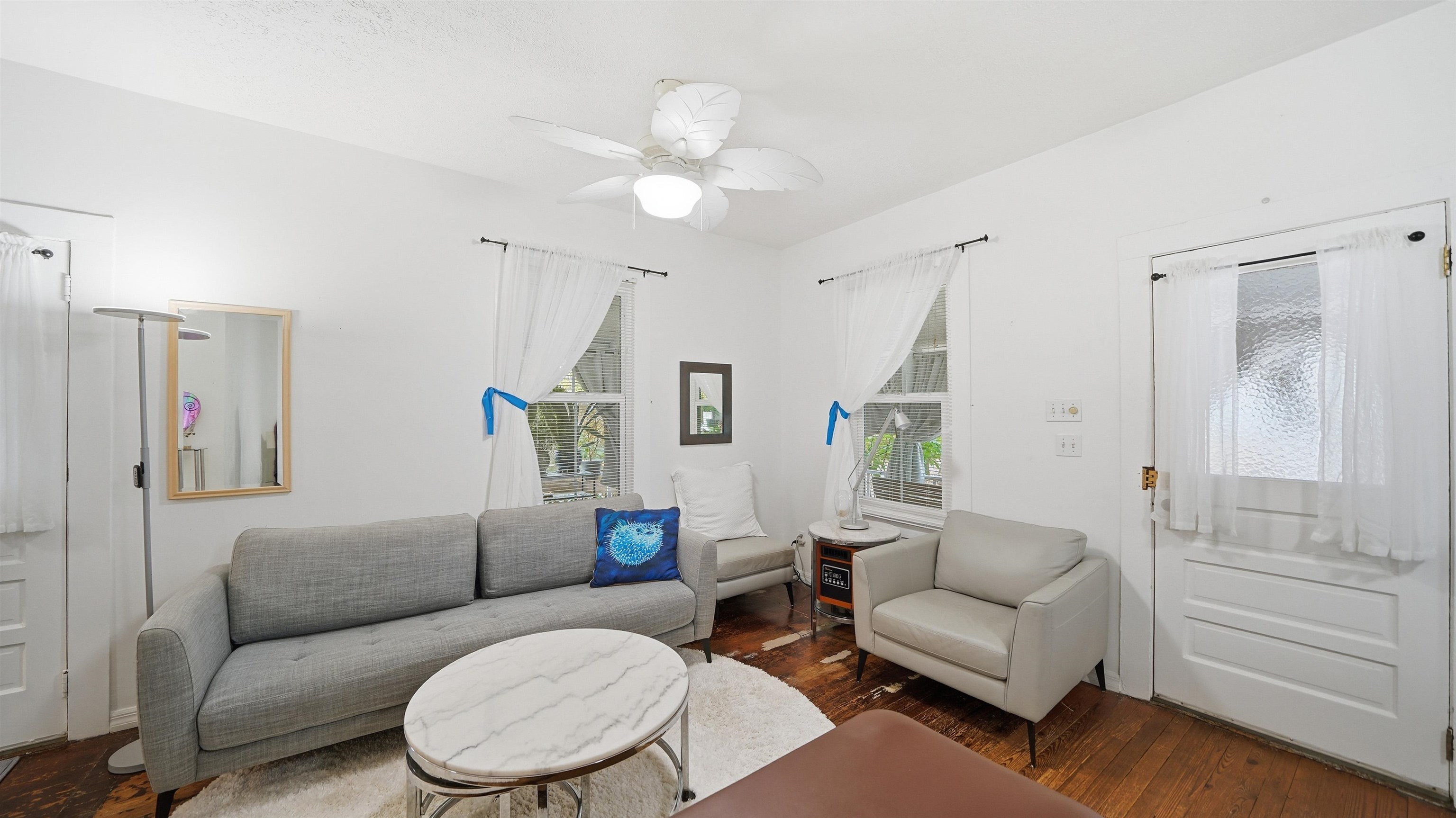 15 Davis Street St. Augustine, FL 32084 - Photo 9 of 48 a living room with furniture and a window